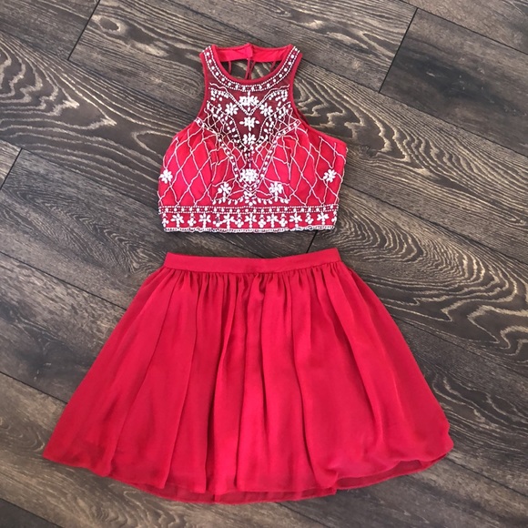Red 2pc Formal Jeweled Halter Dress Size 7/8 - Picture 3 of 12